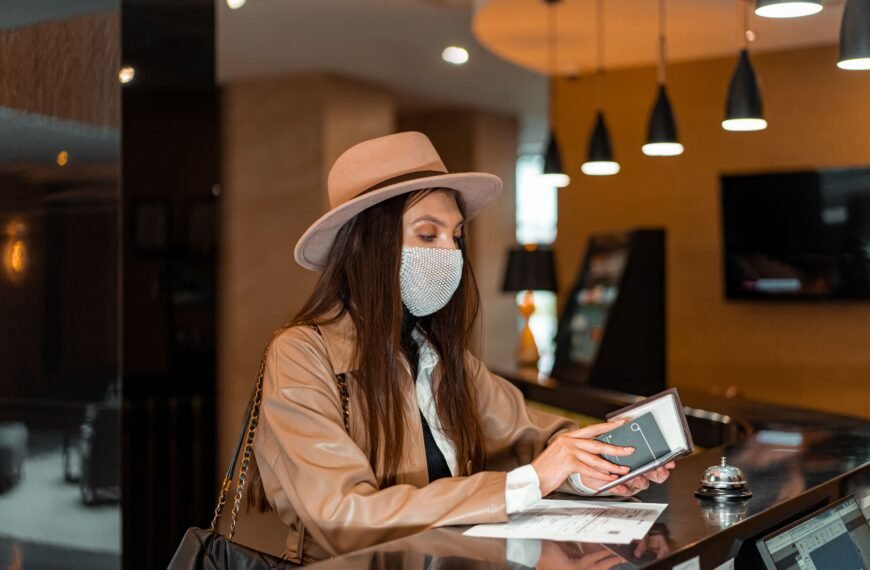 How Omnichannel CX Is Redefining Travel and Hospitality Support During Peak Festive Travel Season