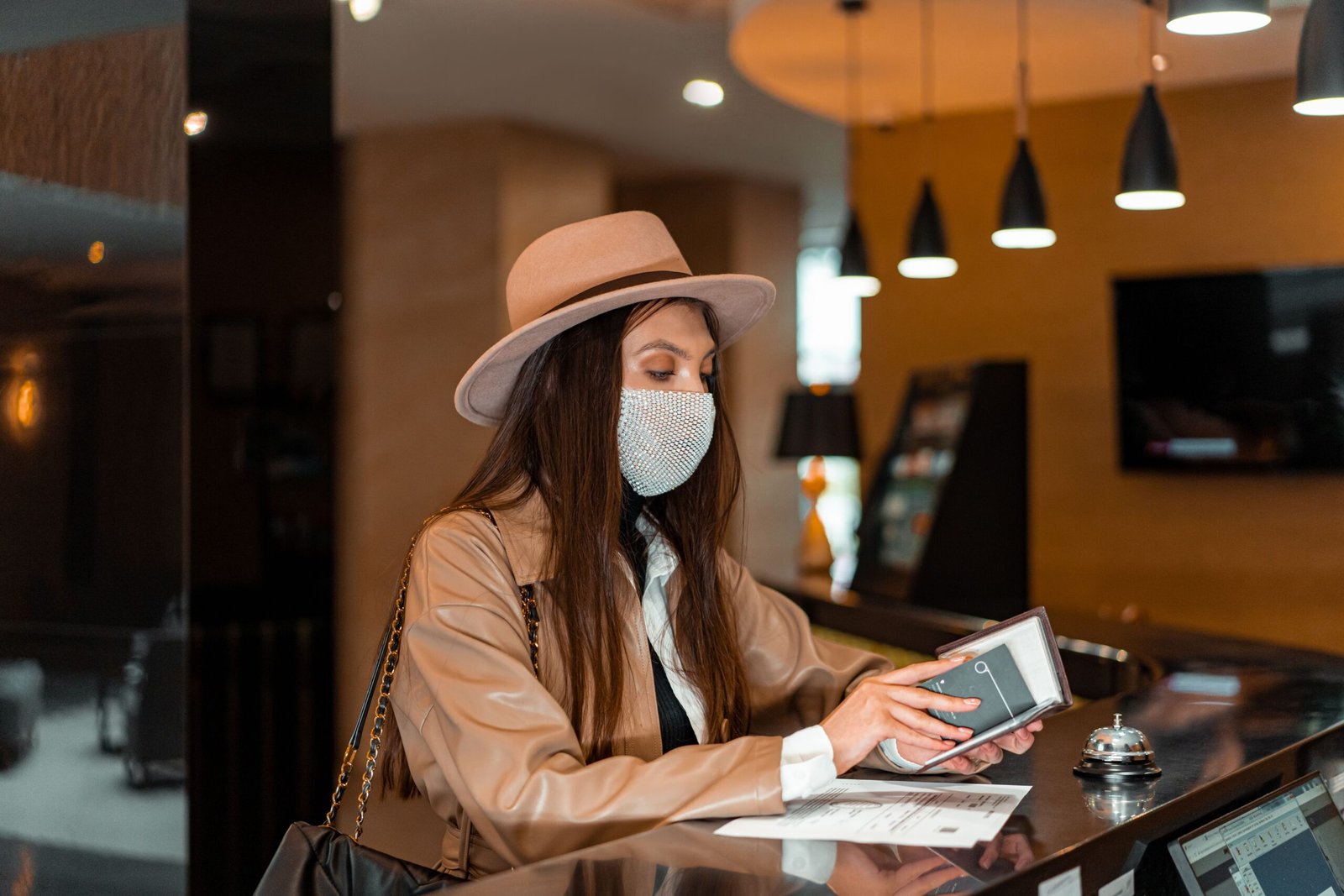 How Omnichannel CX Is Redefining Travel and Hospitality Support During Peak Festive Travel Season